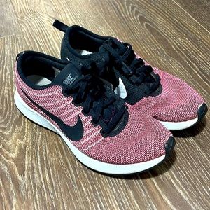 Nike woman’s tennis shoes size 8